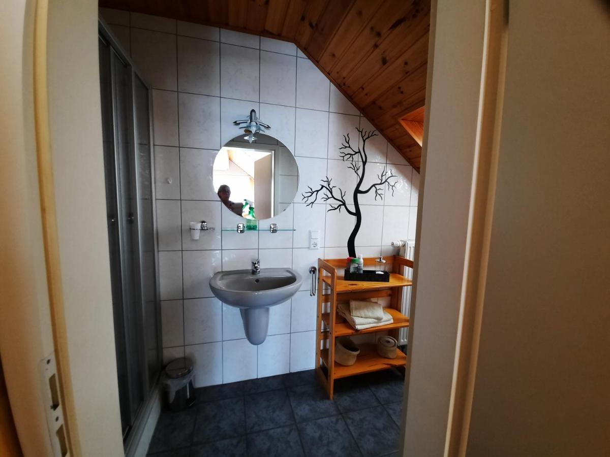Gaestehaus Moselblick Trittenheim Exterior foto